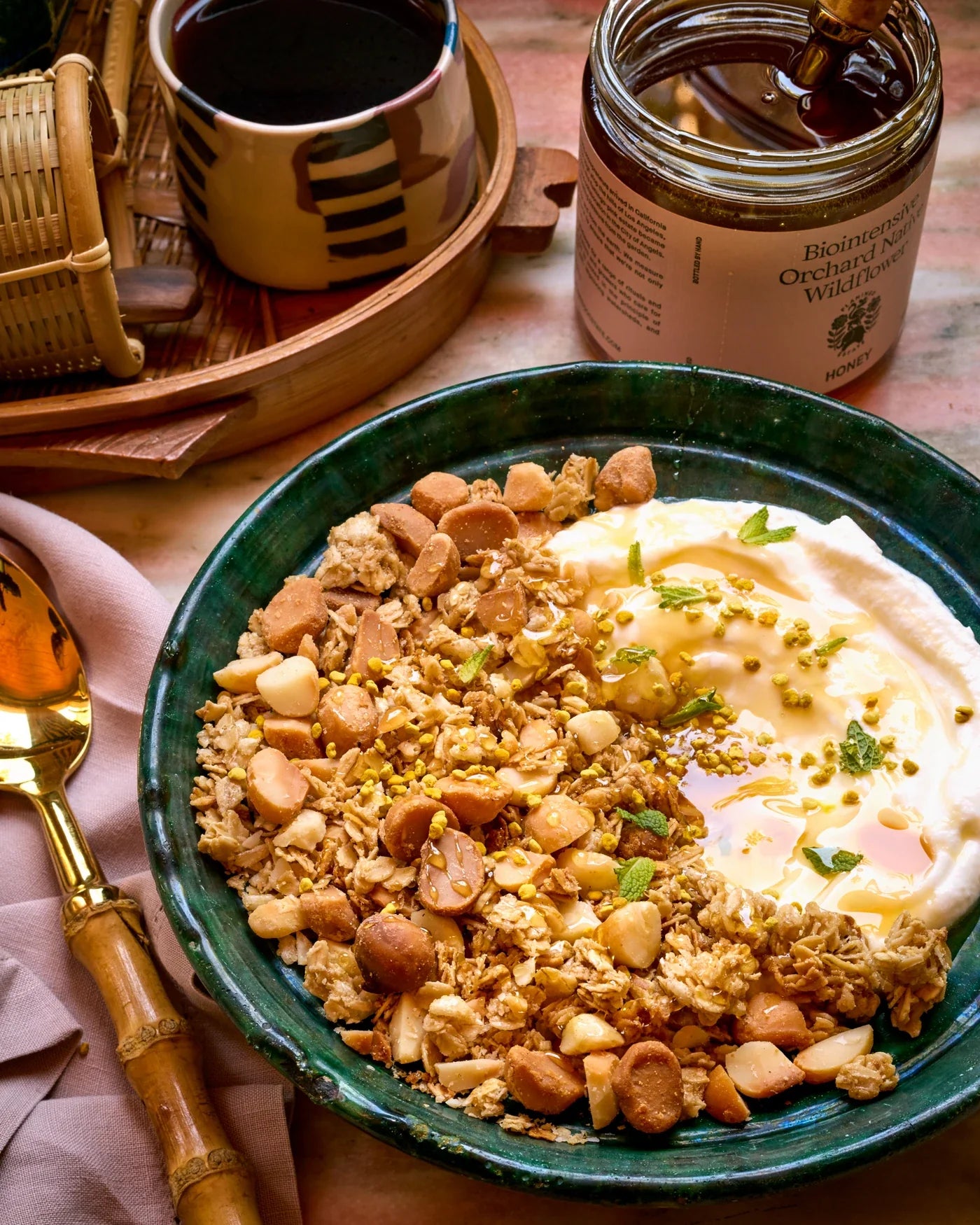 シャンソニエミルク Honey Macadamia Granola – Flamingo Estate