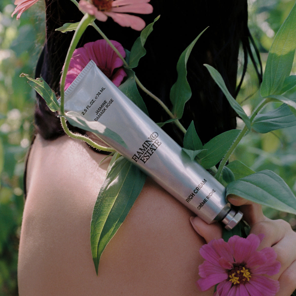 Jasmine Rose Gift a la mains